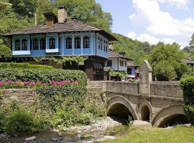 VALLEY OF ROSES - TOUR TO KAZANLUK, SHIPKA, ETARA 1