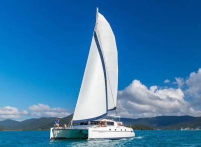CATAMARAN CRUISE - INFINITY 0