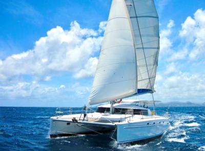 CATAMARAN CRUISE - INFINITY 4